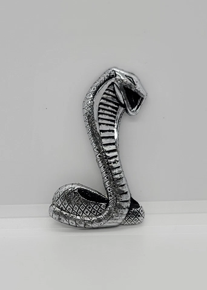 Ford Shelby Cobra Mustang Torino Snake Emblem C90B-16228-A 1968 1969 1970 original  Foto 2 de 4