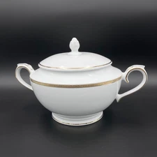 Charter Club Grand Buffet Gold Round Covered Casserole Serving Dish 3 Quart