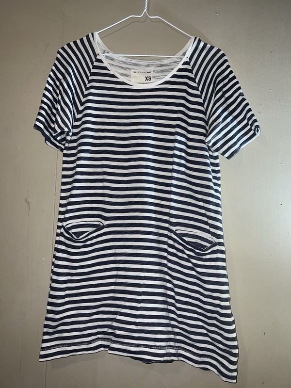 Rag & Bone navy striped knit tunic top with front pockets in size XS