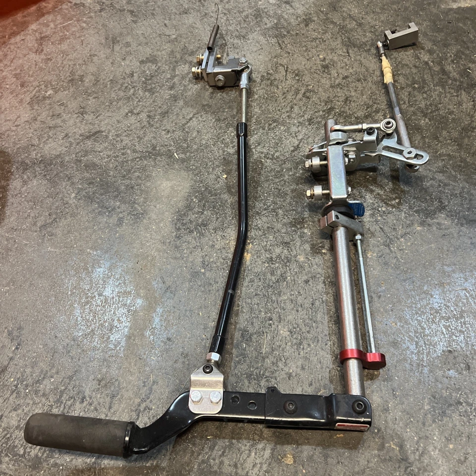 Controles manuales de conducción MPS Monarch Mark 1A para discapacitados para conductores discapacitados Foto 2 de 3