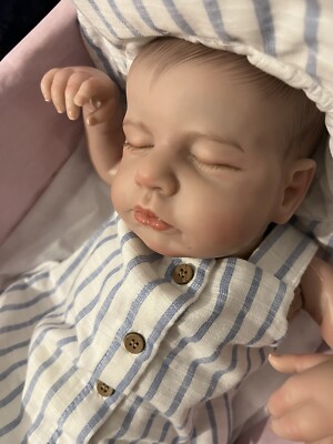 KÜNSTLER REBORN BABY LEBENSECHTE PUPPE ALFIE SCHLAFEND MAGNETISCHE DUMMY FLASCHE NEUGEBOREN