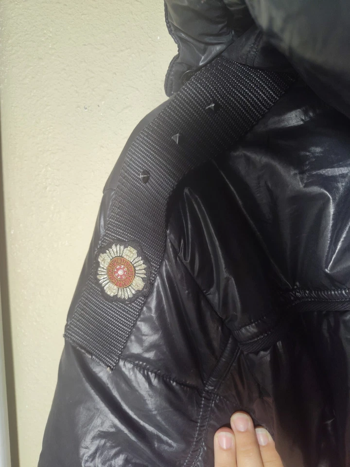 Chaqueta de Colección Monarquía Estilo Militar Etiqueta Negra Con Capucha Puffer Acolchada Talla Pequeña Foto 4 de 4