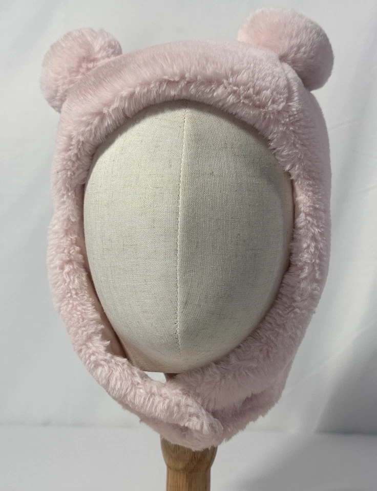 First Impressions Imitación Piel Rosa Pom Pom Sombrero A Presión Barbilla Invierno Bebé 0-6 Mos Foto 4 de 4