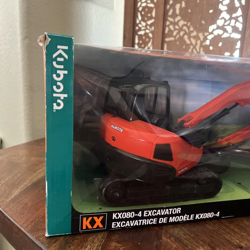 Universal Hobbies Kubota Excavator Model Hard 2 Find 1/18 Scale Construction Box - Image 2 of 4