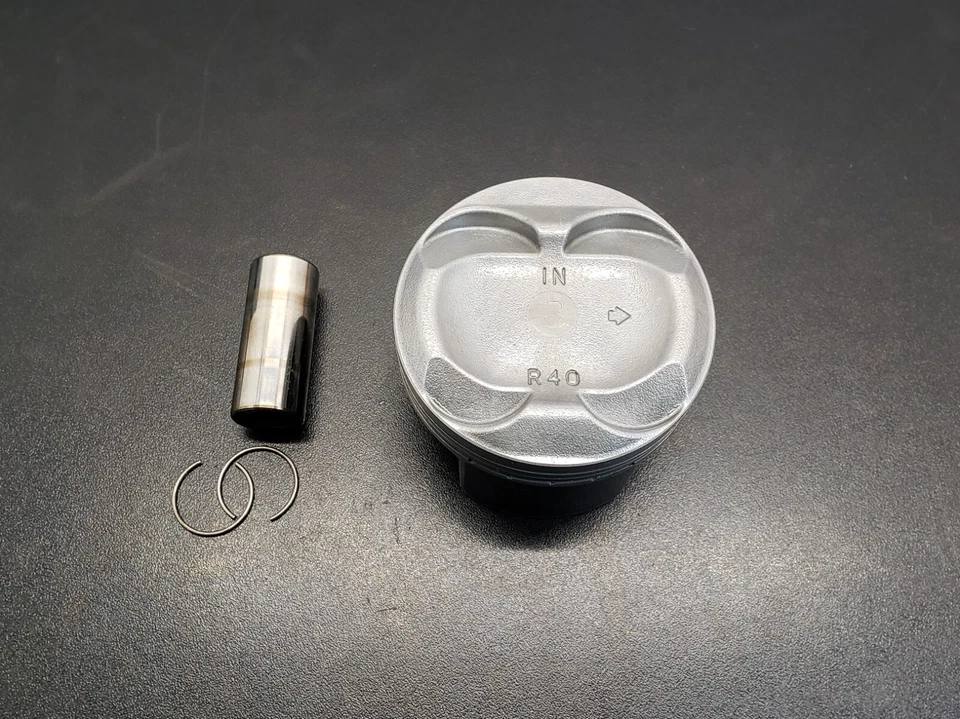 Комплект поршней 2010 - 2011 Honda CR-V K24 B OEM 13020-R40-A00 - Изображение 2 из 4