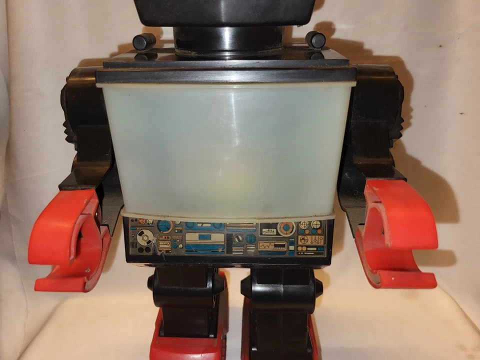 VINTAGE OLD BATTERY-OPERATED PLASTIC TOY SATERN TV ROBOT COLLECTIBLE TOY 1970 - Image 3 of 4