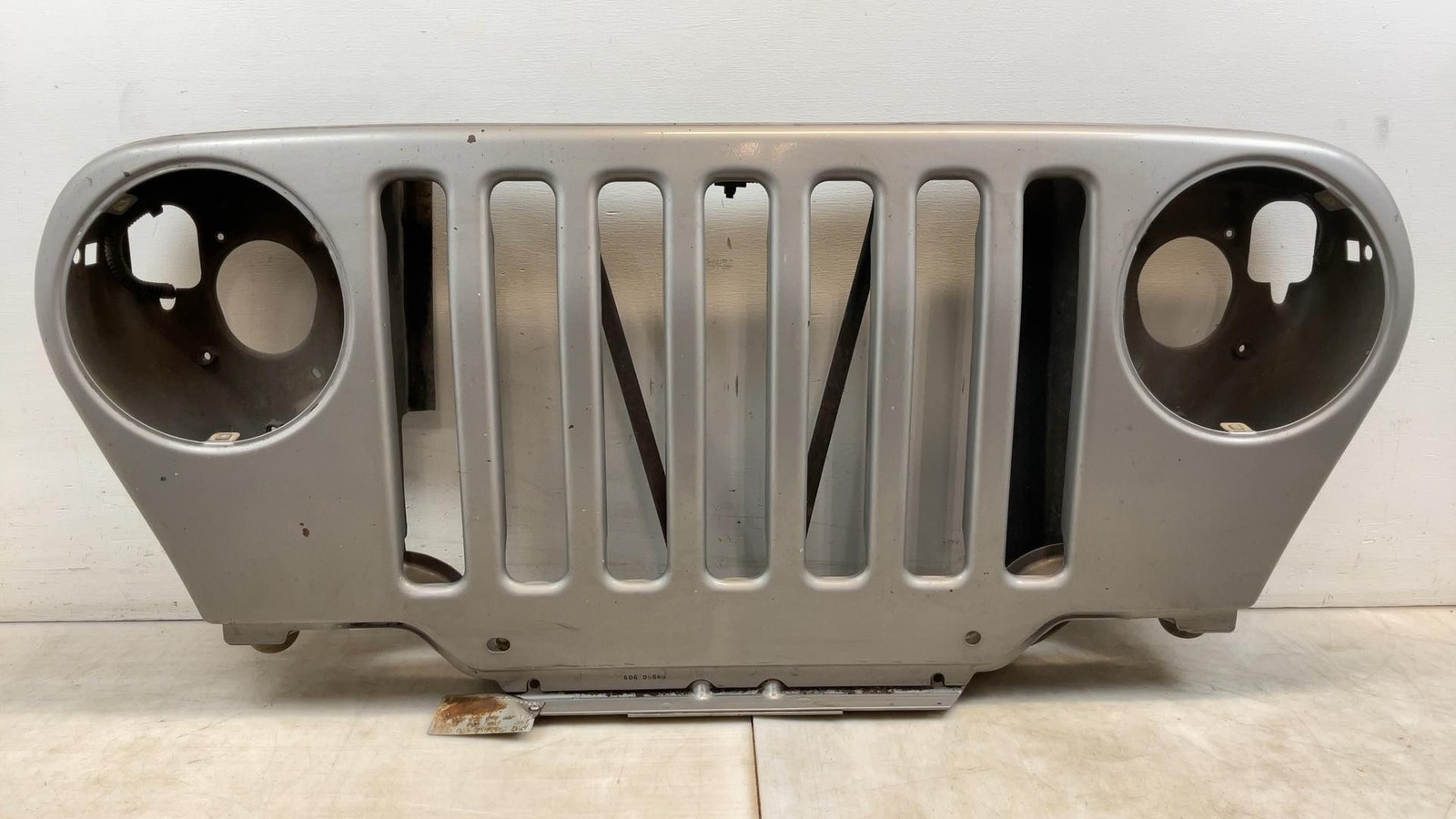 Jeep TJ Wrangler OEM Front Grille Shell PS5 Silverstone Gray 1998-2006 77812