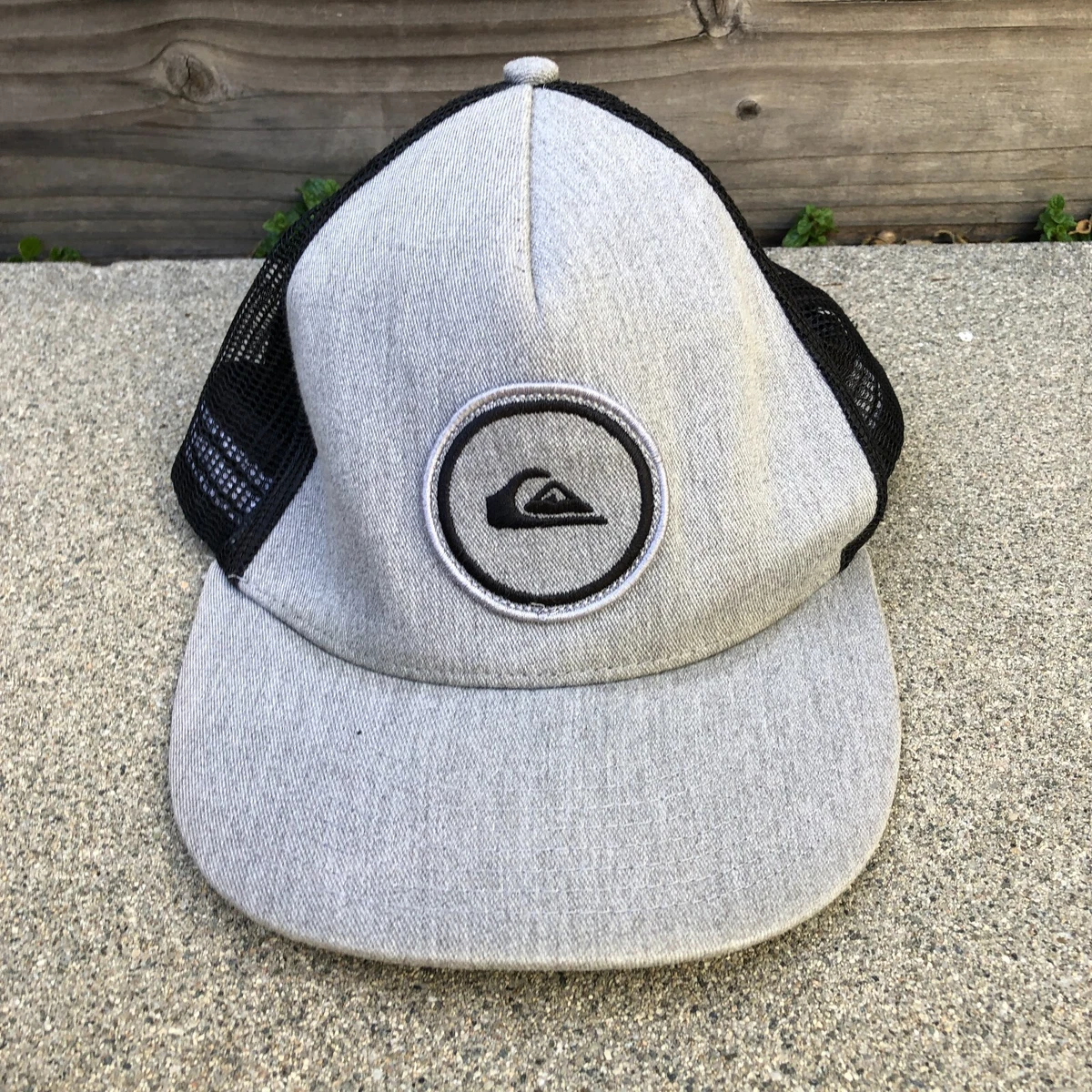 Vintage QUICKSILVER Trucker Hat Mens Grey Black Snapback