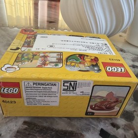 LEGO Seasonal: Thanksgiving Feast (40123) Dented Box