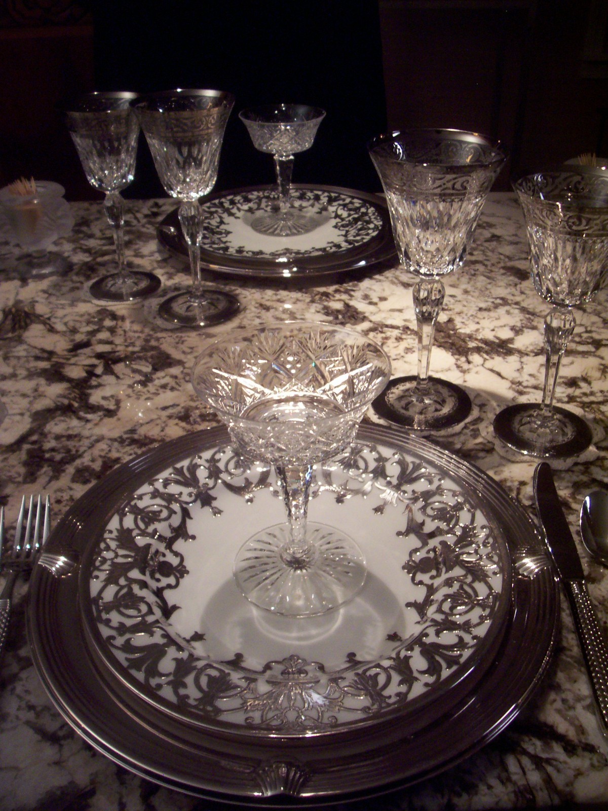 2 SAINT LOUIS CRYSTAL STELLA CUT ENCRUSTED PLATINUM WINES 7 7/8" (6 PAIRS AVAIL)