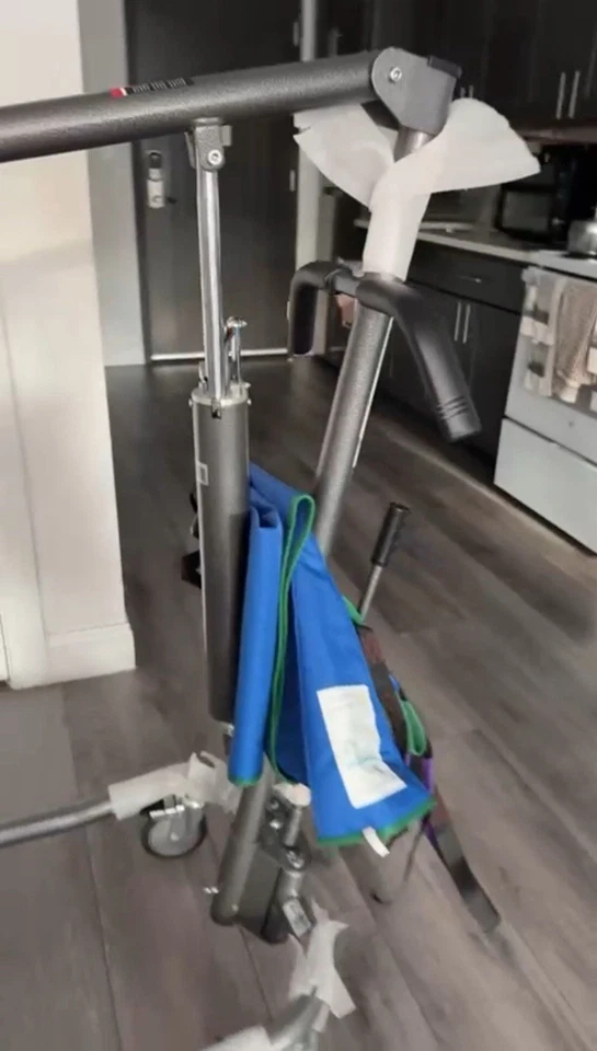 Elevador de pacientes Invacare RPL450 Foto 2 de 2