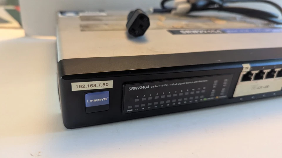 Linksys SRW224G4 24-Ports 10/100 4-Ports Gigabit Switch With WebView - Image 4 of 4