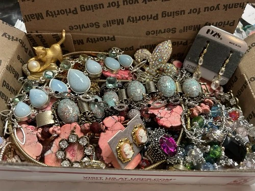 Vintage & Modern Costume Jewelry Lot ~Some Signed ~Small Priority Box #1352