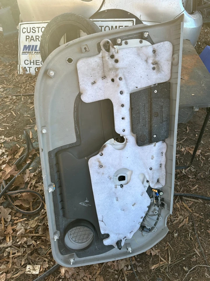 01-10 CHRYSLER PT CRUISER FRONT RH INTERIOR DOOR PANEL - PASSENGER SIDE - Image 3 of 3