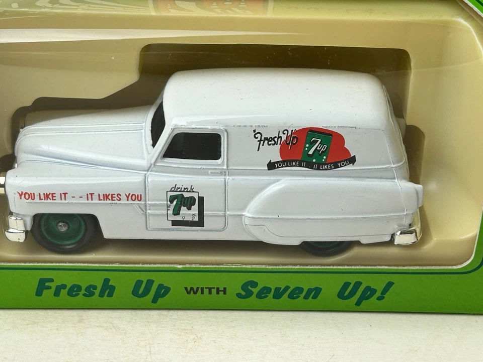 Camión de reparto Pontiac Days Gone 1953 escala 1:43 diecast sedán Foto 4 de 4