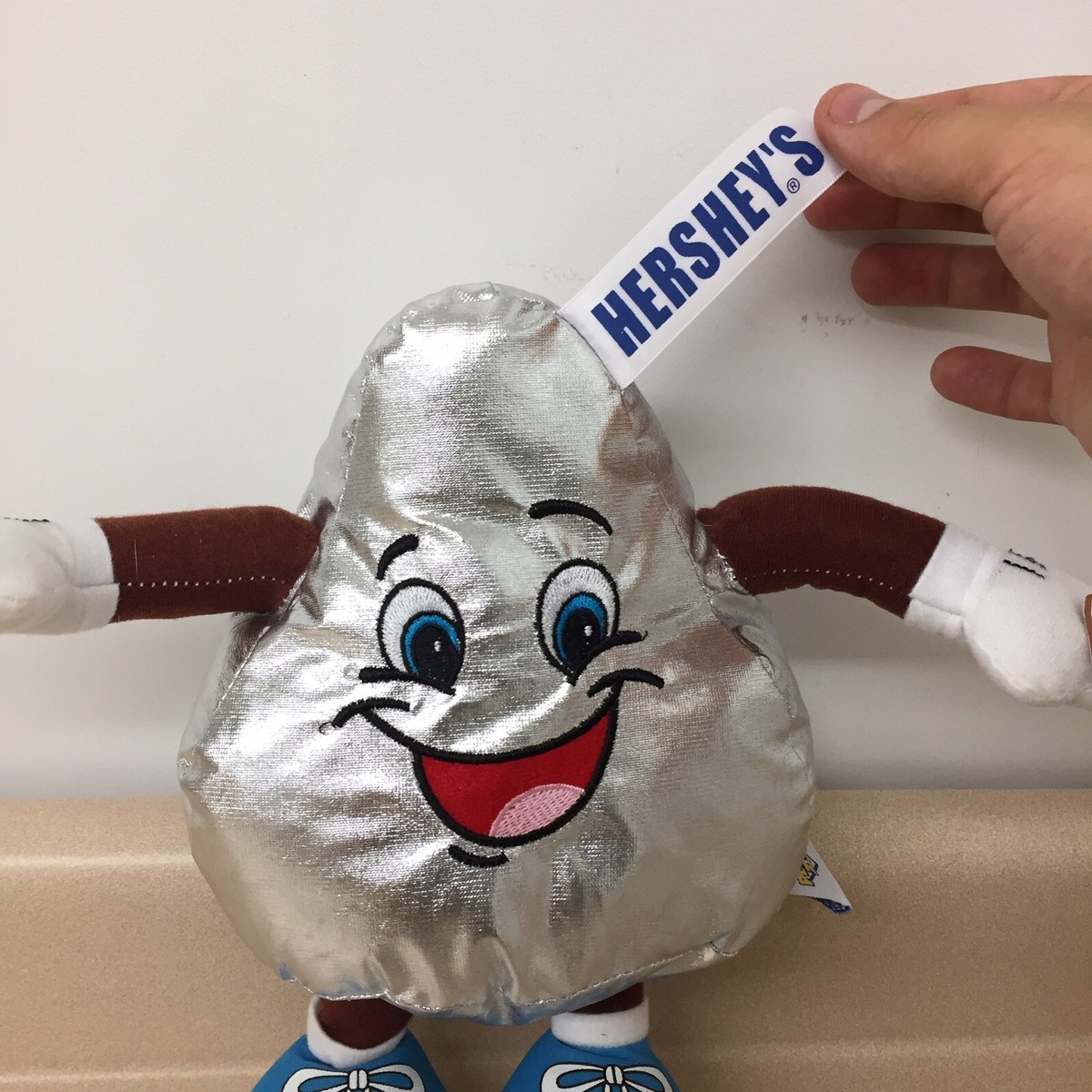 Hershey Park Kiss Candies Silver Chocolate World 12