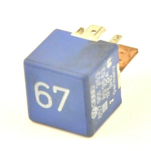 VW Audi Seat Skoda Kraftstoffpumpe blau Relais Nr 67 12V 857951253