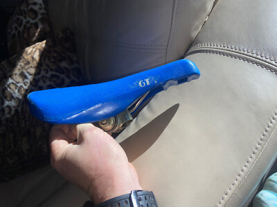 GT SEAT w Gold guts White WING LOGO Bmx VISCOUNT 2188 BLUE GT SEAT w Gold guts White WING LOGO Bmx VISCOUNT 2188 BLUE