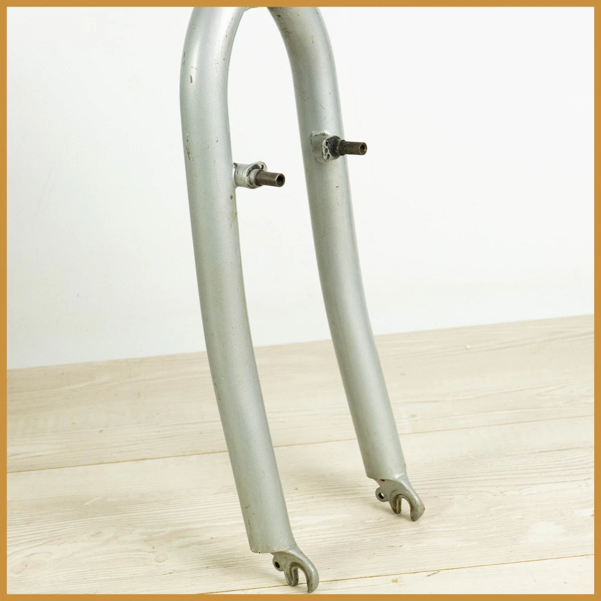 NOS Fourche vélo vintage acier roue 600 – pivot fileté 25x100 entraxe 100