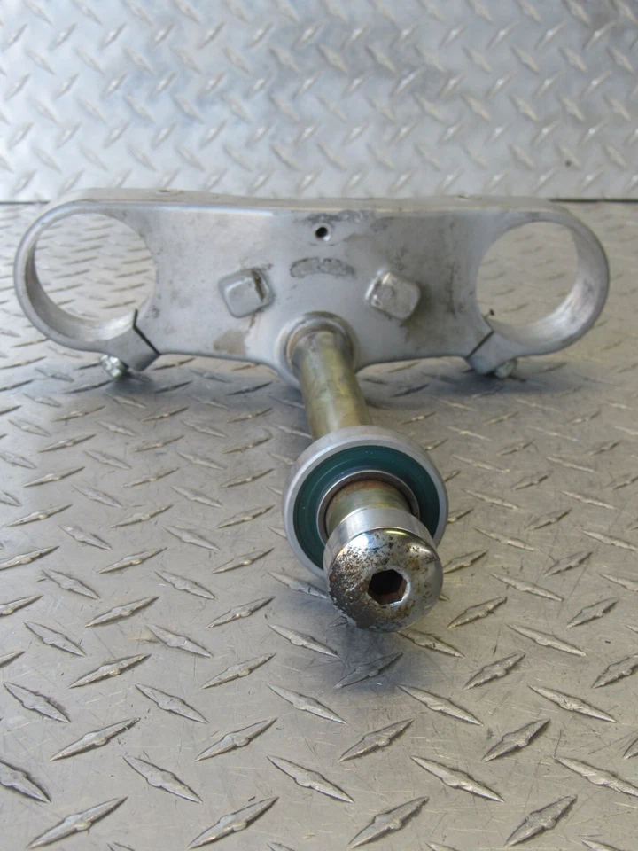 05 Buell XB9SX XB9 2005 California Lightning árbol triple inferior Foto 4 de 4