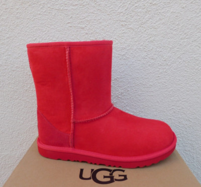 UGG RED CLASSIC SHORT II SHEEPSKIN BOOTS, YOUTH US 5, FITS WOMEN US 7/ 38 ~NIB