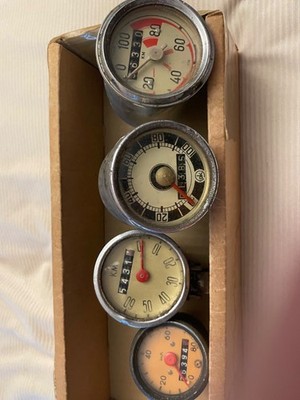 4 Motorrad Tachometer aus Nachlass Motorrad Museum, kein Einzelverkauf