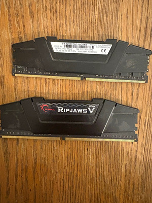 G.Skill Ripjaws V 16GB kit (2×8GB), DDR4-3200 CL16, model F4-3200C16D-16GVKB.