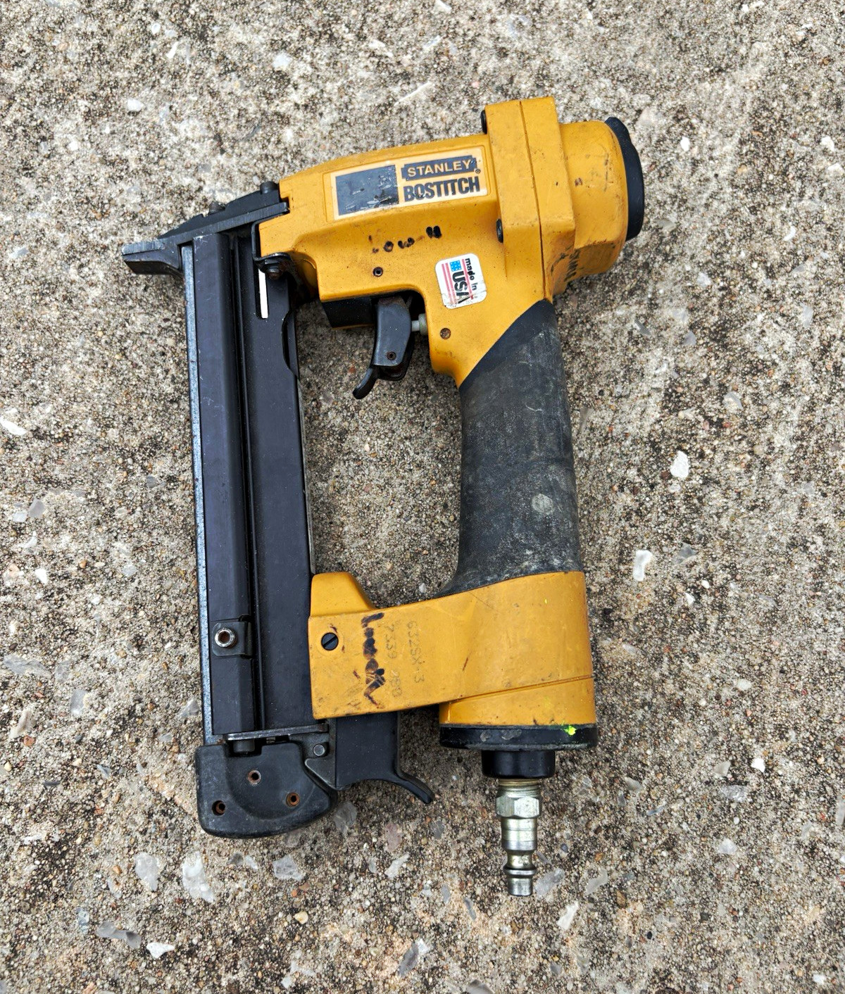 Stanley Bostitch TU-216S Pneumatic Finish Nailer Nail Gun Yellow/Black