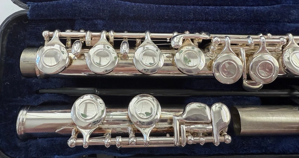 Vintage Kohlert Silver Flute & Hard Case Excellent Used Condition - Image 4 of 4