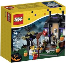 Lego Trick or Treat Halloween 40122 Retired Rare Brand New Factory Sealed 2015
