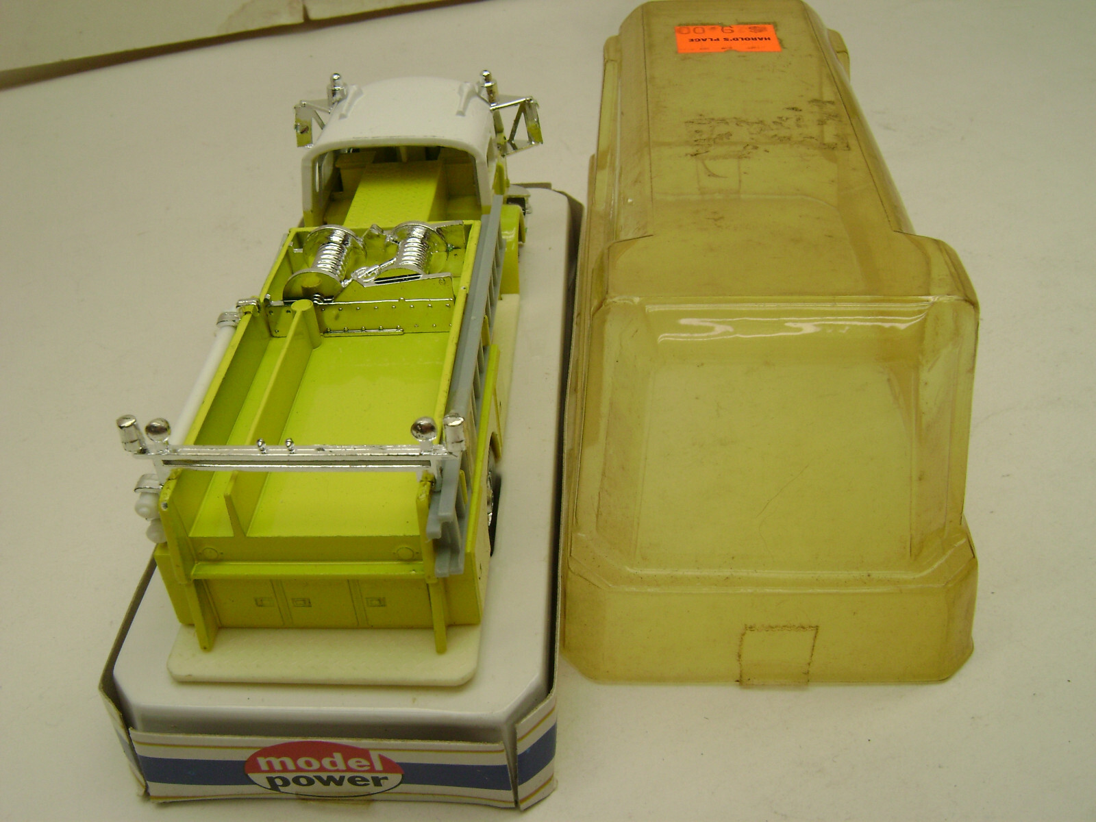 MODEL POWER PLAYART 1:48 SCALE YELLO AMERICAN LA FRANCE PUMPER FIRE ENGINE TRUCK