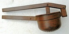 Vintage FRUIT JUICER hand PRESSING HANDMADE IRON KITCHEN collection strainer