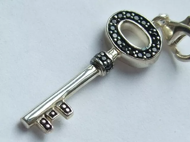 New genuine Thomas Sabo black zirconia set key charm