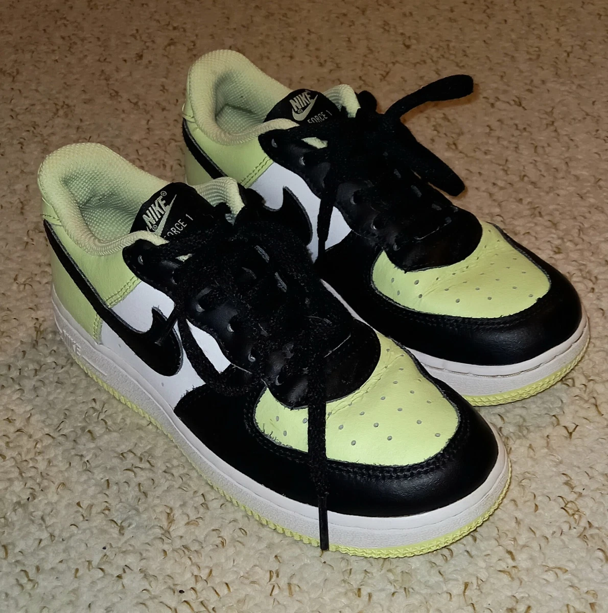 Nike Air Force 1 Low Barely Volt Kleuter cw2362 700 Used Trainers