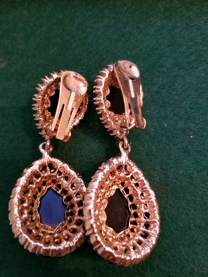 ELEGANTE PENDIENTE ARAÑA CABUJÓN NEGRO DE KENNETH JAY LANE Foto 2 de 4