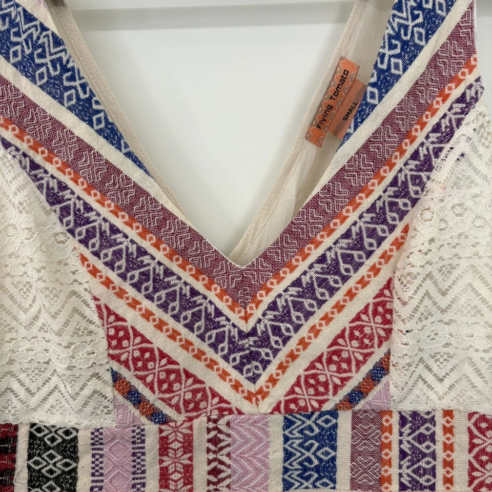 Vestido Flying Tomato Mujer Bordado Sin Mangas Cuello en V S Boho Ajuste Costero Acampanado Foto 4 de 4