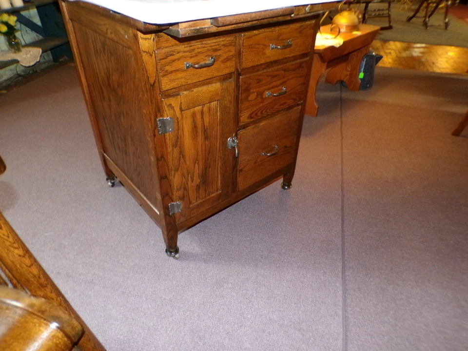Antiguo gabinete Hoosier de roble marca vendedores apartamento tamaño 27" repintado años 20 Foto 4 de 4