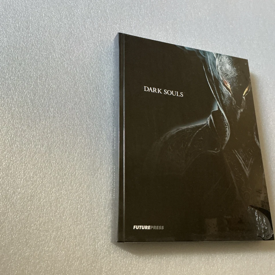DARK SOULS STRATEGY GUIDE (HARDBACK) BOOK (FUTURE PRESS)  NEW VGC Rare souls - Image 3 of 4