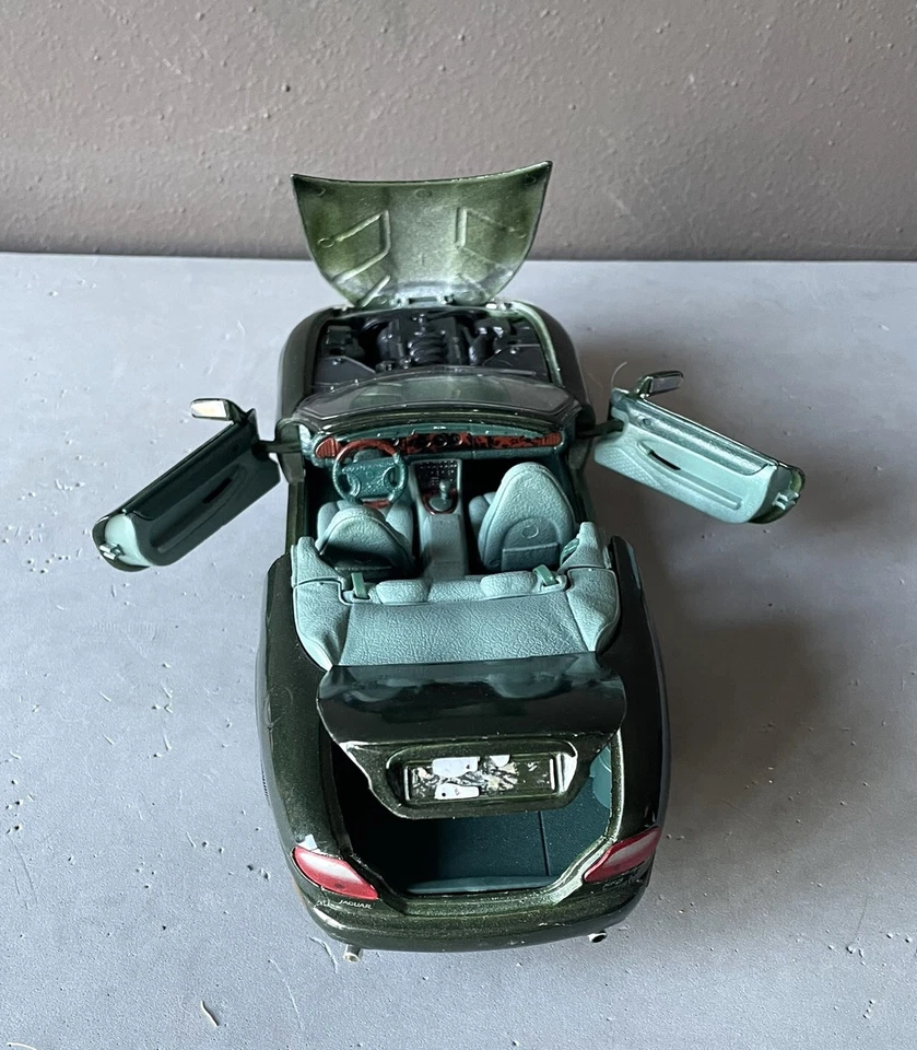 JAGUAR XK8 CABRIOLET MAISTO 1996 SCALA 1/18 - Immagine 4 di 4