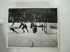 1962 CHARLIE HODGE TALBOT HARRIS MONTREAL VS WAYNE MAKI HOCKEY PHOTO DAVID BIER