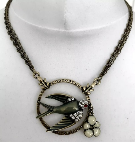 Nuevo Collar Colgante Nica Golondrina Pájaro Antiguo Latón Brillante Estrás - Imagen 2 de 8