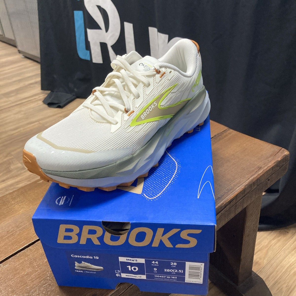 Men's Size 10 - Brooks Cascadia 19 Coconut Olive Ginger | eBay