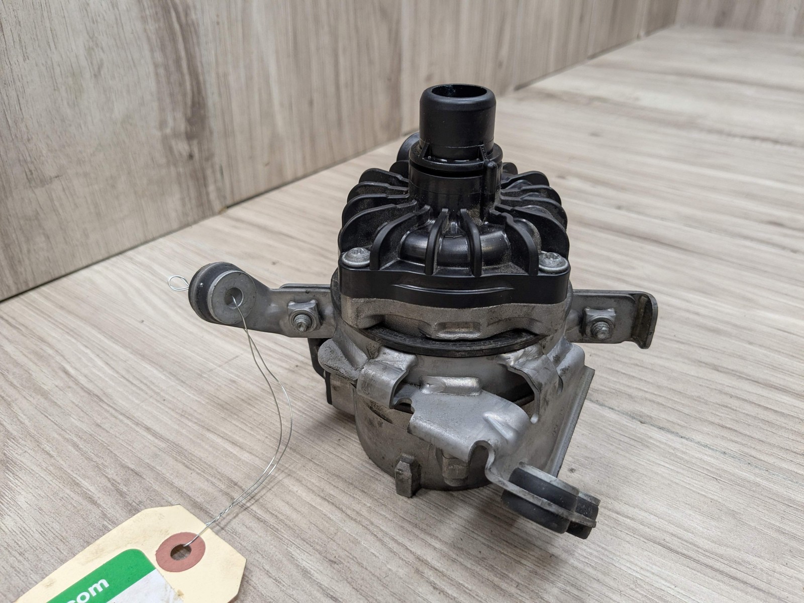 OEM BMW F22 F30 F32 F36 F87 335 435 Engine N55 Auxiliary Electric Water Pump