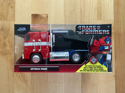 Jada Transformers G1 Optimus Prime 1:32 Scale Diecast Vehicle 99477