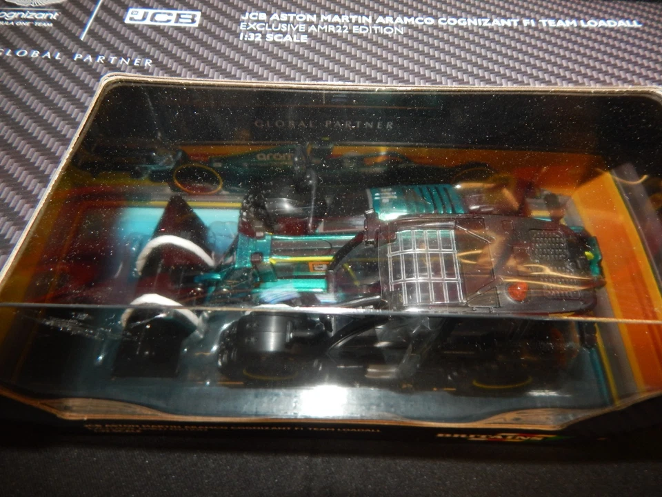 BRITAINS JCB ASTON MARTIN ARMACO COGNIZANT F1 TEAM LOADALL 43271 BNIB 1:32 - Image 3 of 4