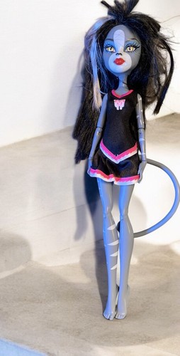 Monster High Dolls Set Of 3 Scarrier Reef , Laguna Blue And Werecat Purrsephone - Picture 4 of 4