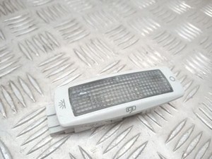 Volkswagen PASSAT B5.5 2003 Hinten links Fondbeleuchtung 3B0947291 UST101565