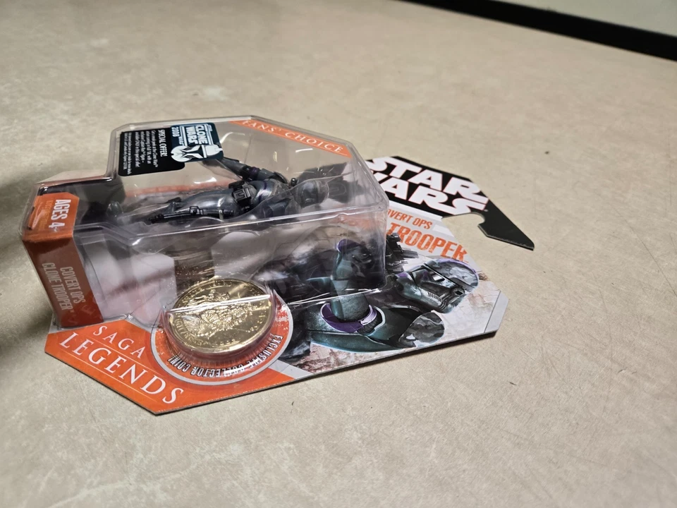 Moneda de Oro Star Wars 30 Aniversario Fan's Covert Ops Clone Trooper Hasbro Nueva  Foto 4 de 4