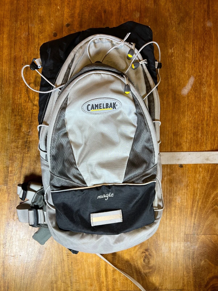 Women's top hydration pack