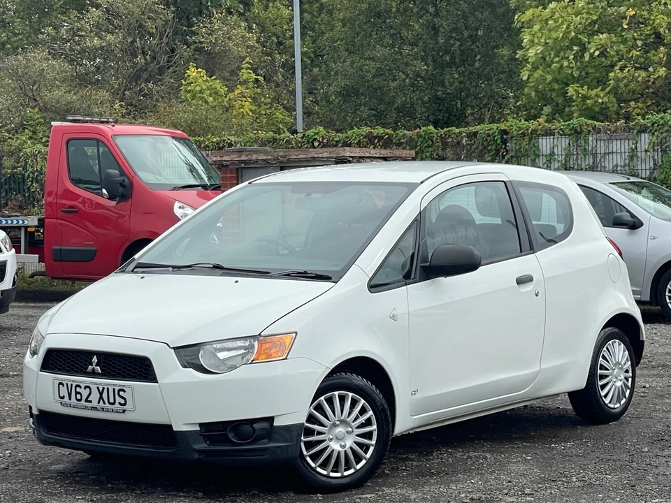 * 62 2013 MITSUBISHI COLT 1.1 3 DOOR + 85K MILES + IDEAL FIRST CAR + HPI CLEAR * - Image 3 of 4